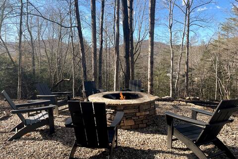 Brevard Area Basecamp, all the modern amenities.