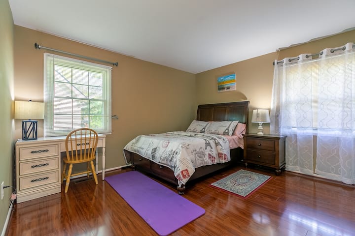 Dormitorio #2, incluido un pequeño espacio de oficina