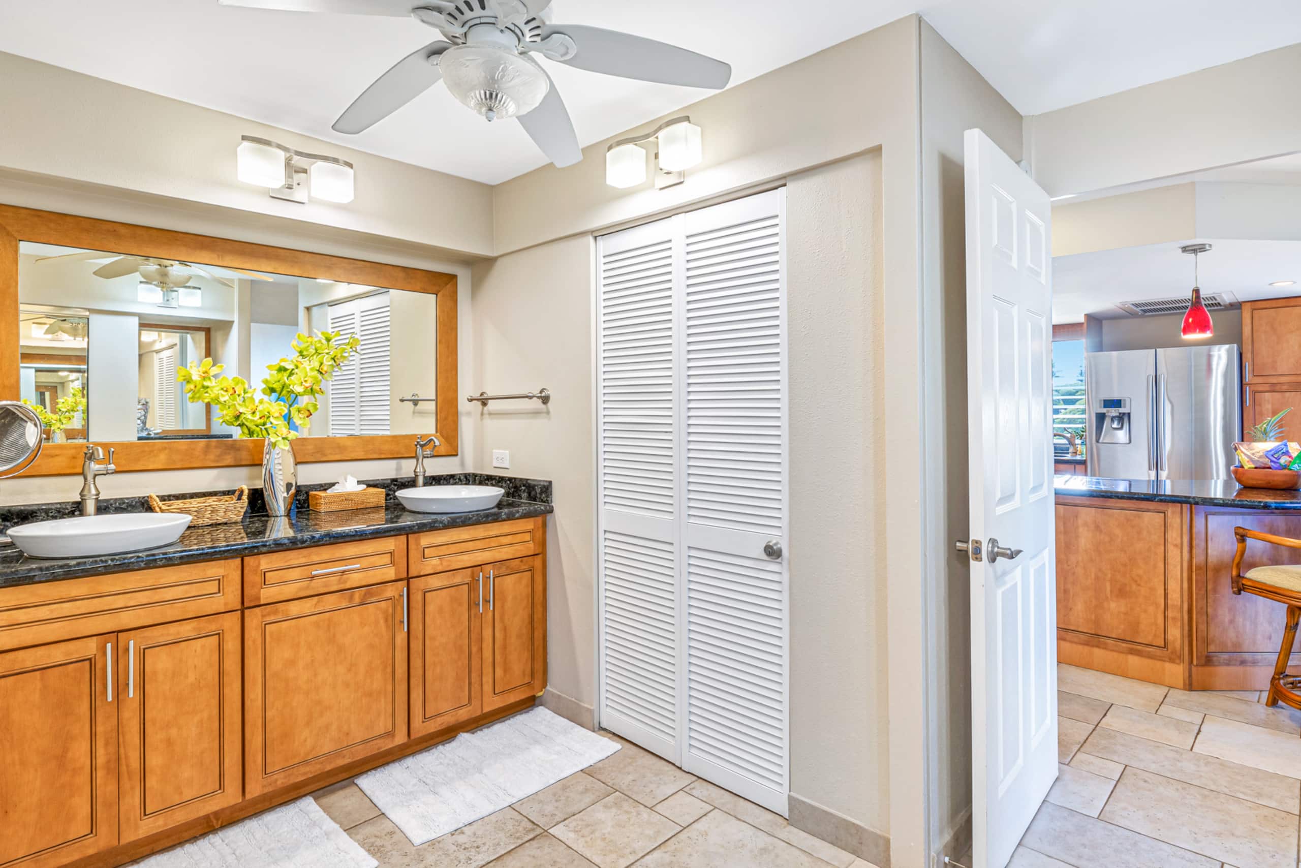Stunning Top-Floor Oceanfront View Suite! - Image 17