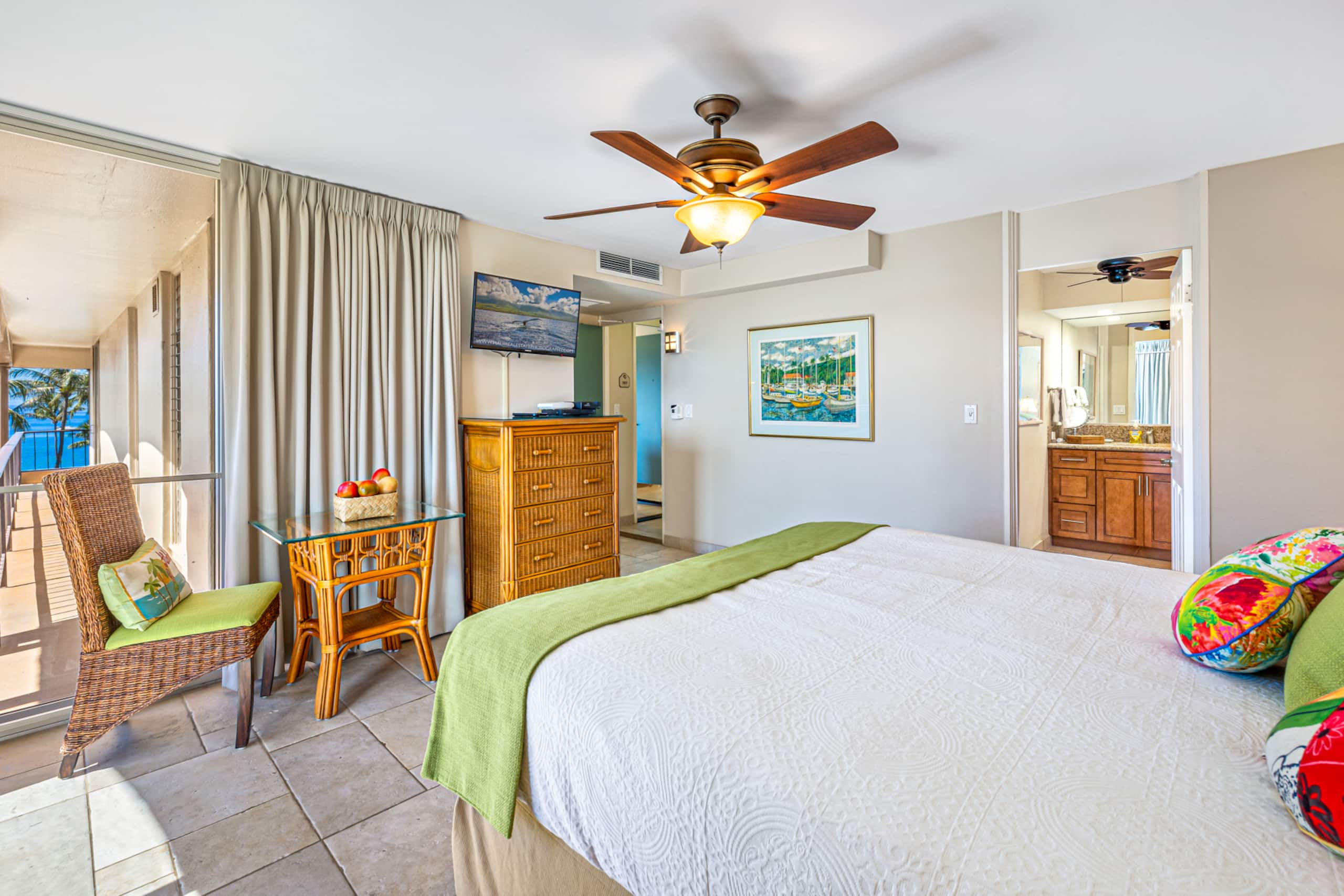 Stunning Top-Floor Oceanfront View Suite! - Image 20