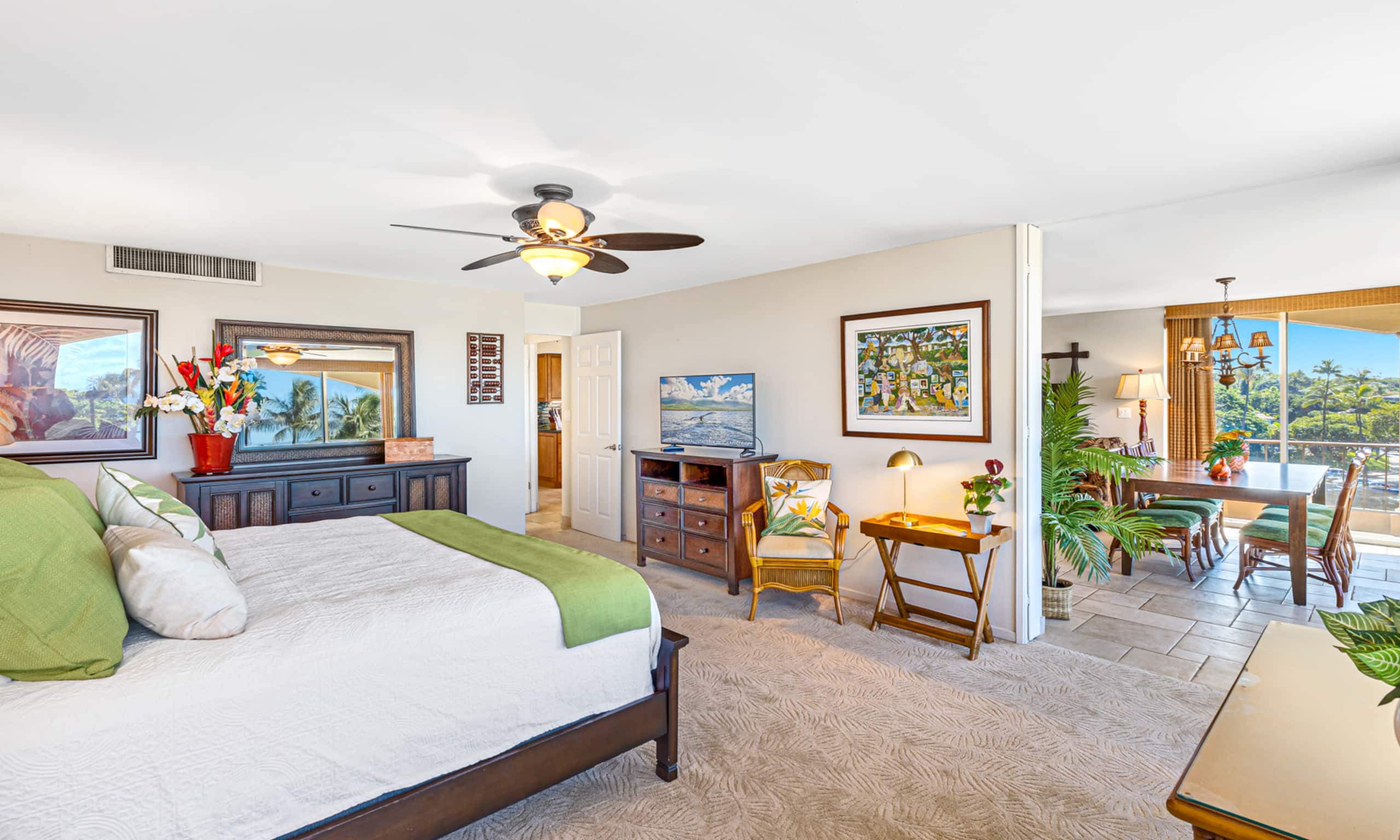Stunning Top-Floor Oceanfront View Suite! - Image 8