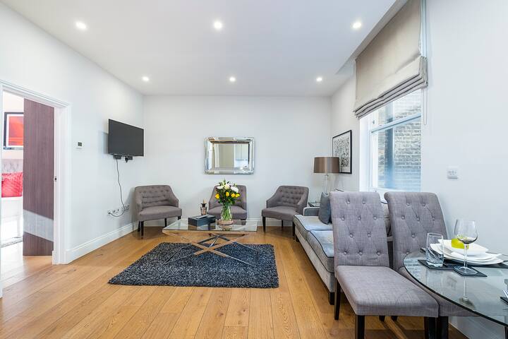 Cozy Two Bed Two Bath Apartment in Gloucester Road gallery image 2