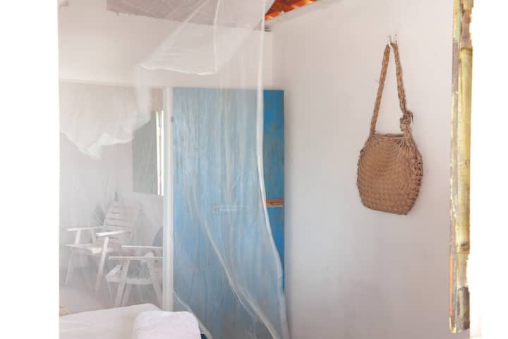 Chumba cha kulala chenye kitanda cha watu wawili