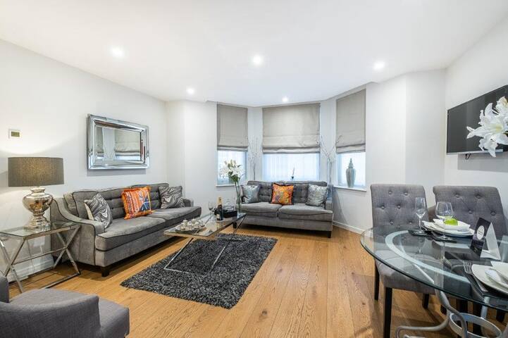 Stylish 2 bedroom 2 bathroom in Cromwell Road. gallery image 5