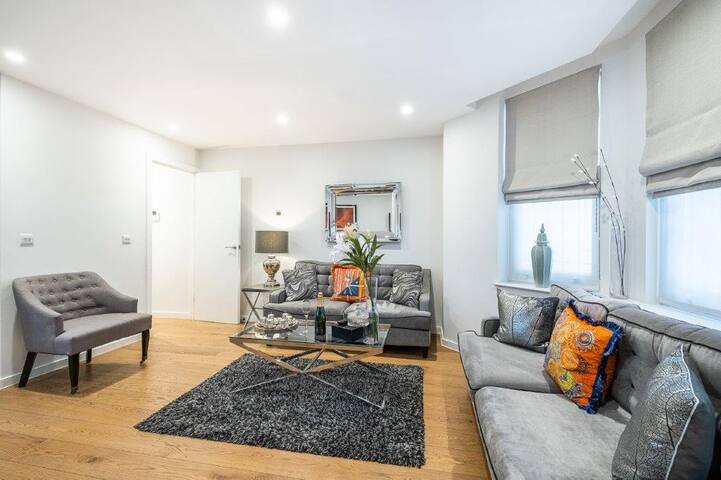 Spacious 2 Bed 2 Bath in Kensington & Chelsea gallery image 3