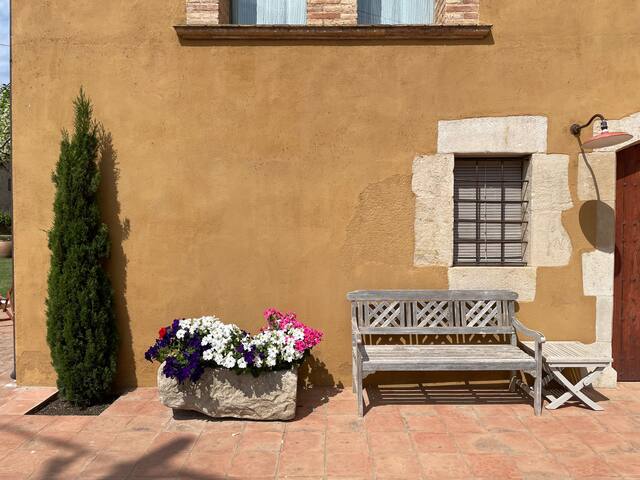 Casa singular en el corazón del Baix Empordà gallery image 5