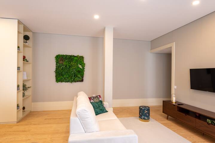 CC Downtown Palace – F gallery image 2