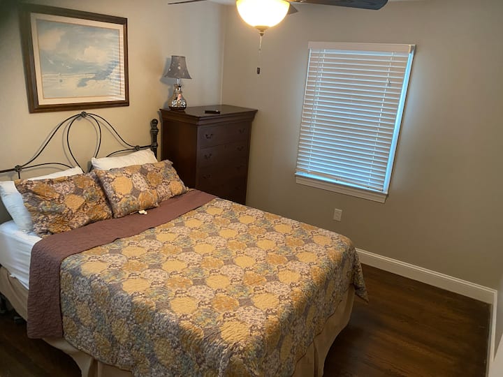 2nd bedroom