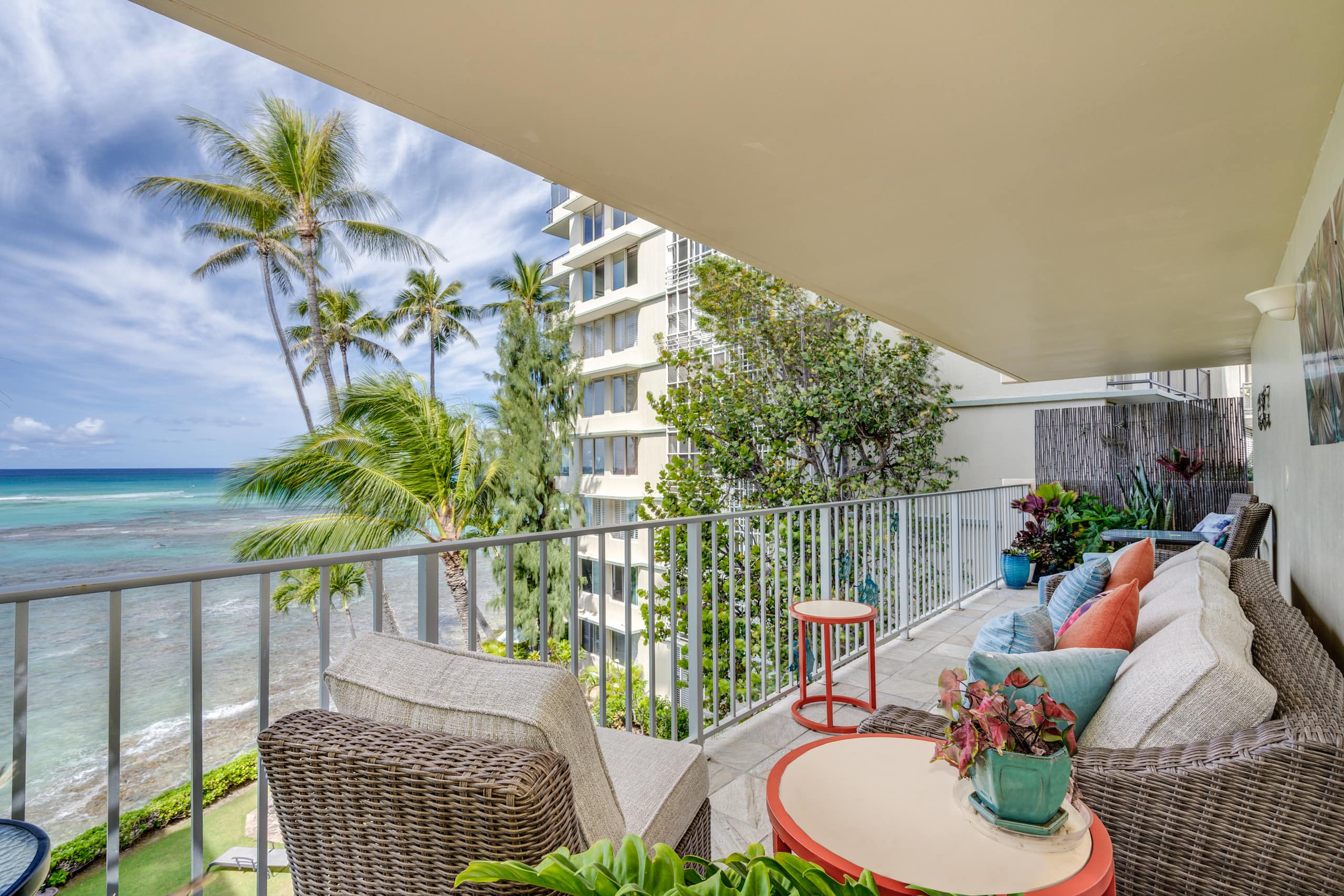 Condo in Honolulu · ★4.75 · 1 bedroom · 2 beds · 1 private bath - Image 31