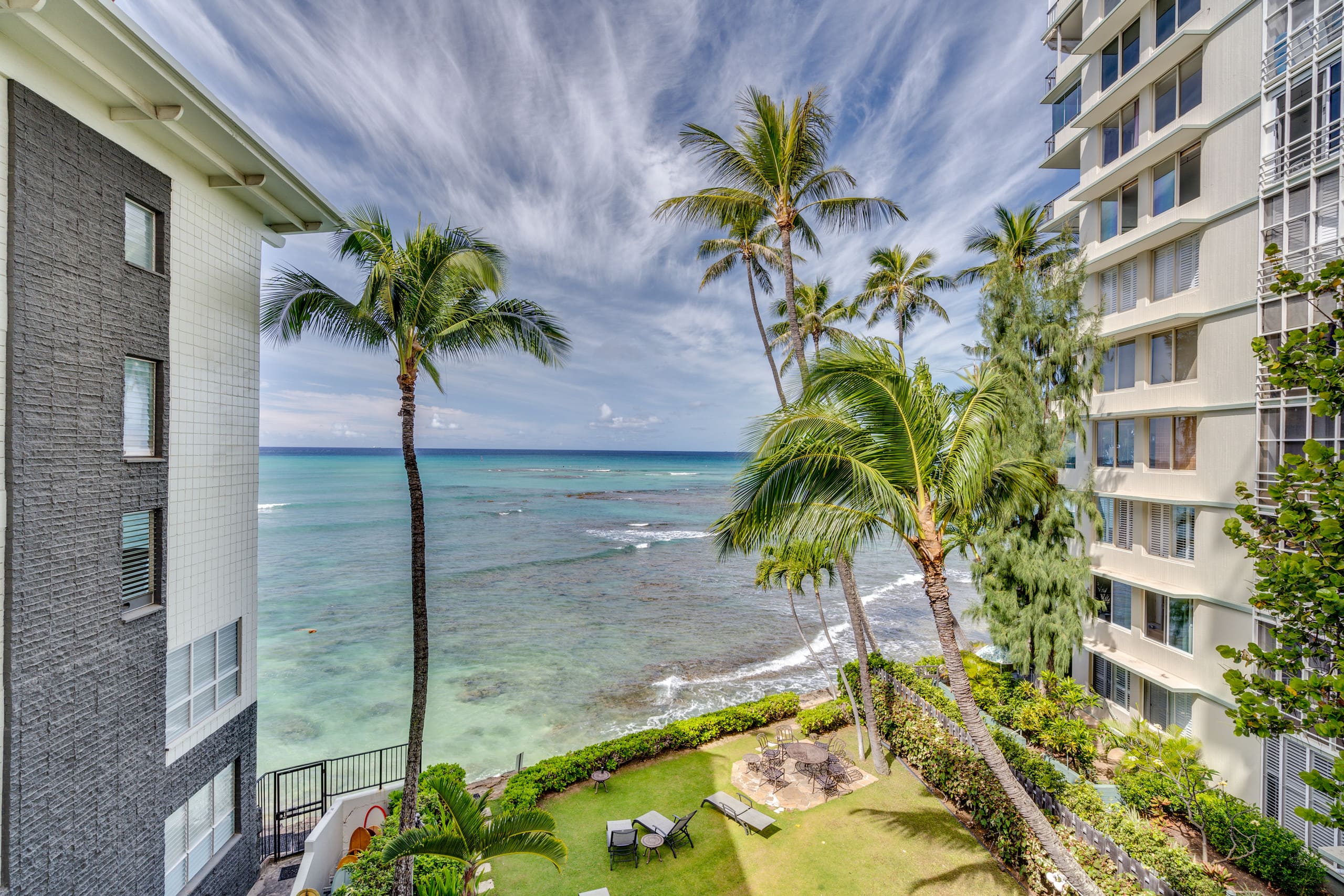 Condo in Honolulu · ★4.75 · 1 bedroom · 2 beds · 1 private bath - Image 29