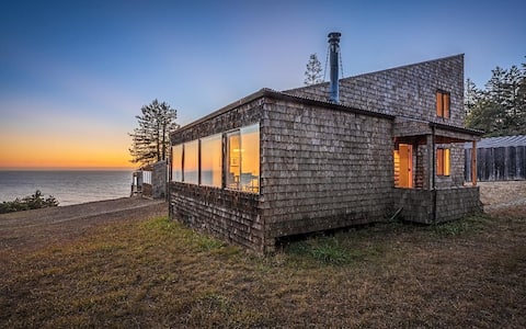 Amazing ocean views - home surrounded by nature