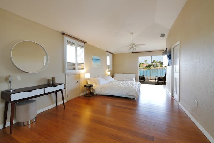 Master bedroom 1  (top floor)