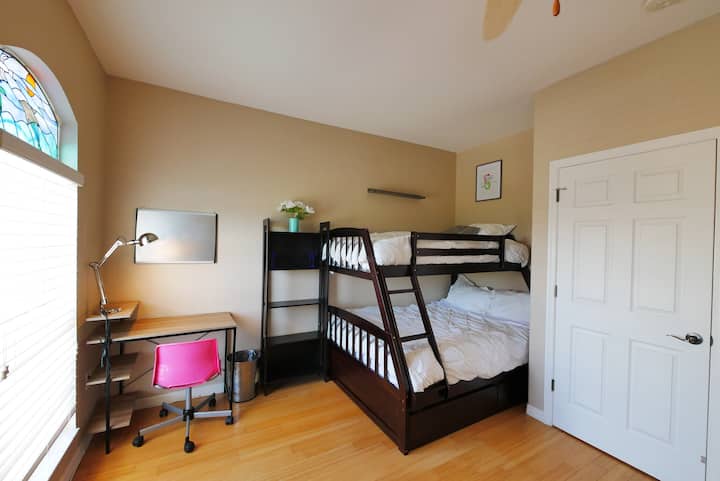 Bedroom 3: Bunker Bed Pink(2nd floor)