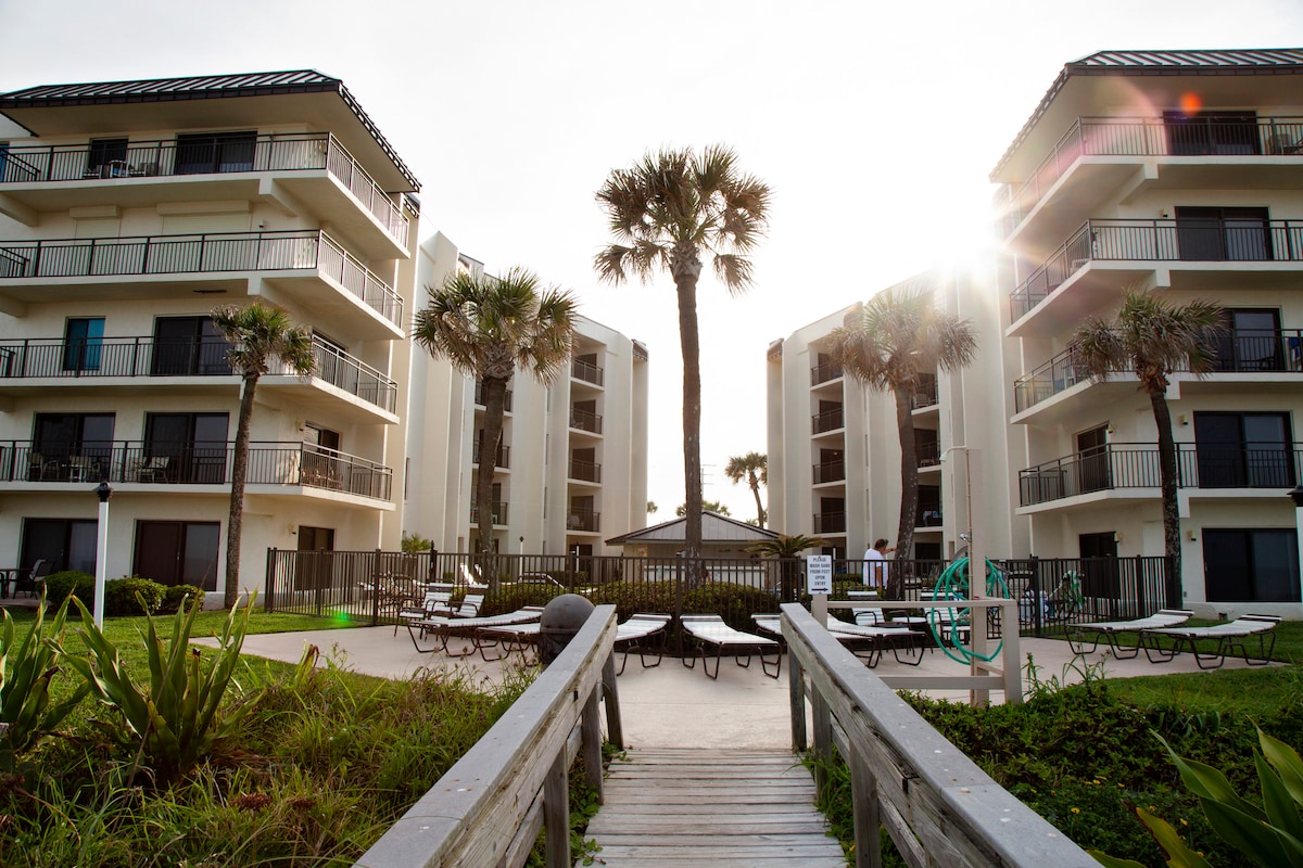 Top Floor Oceanfront Condo