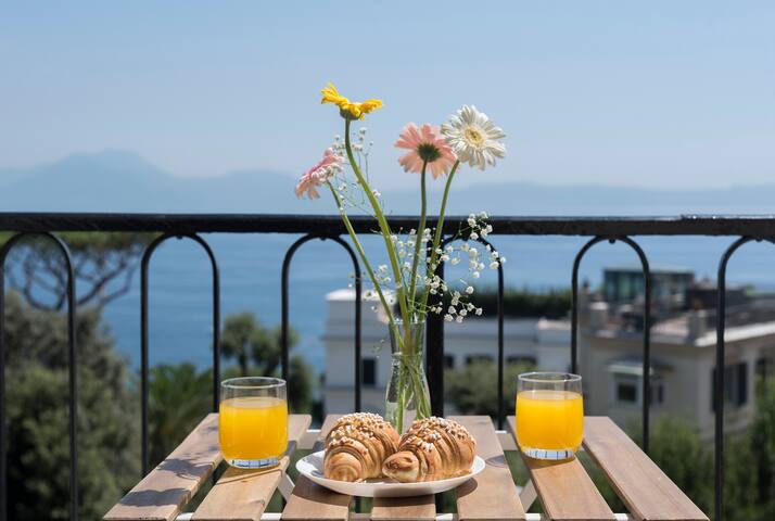 BayView Posillipo, modern, spacious, kids-friendly gallery image 5