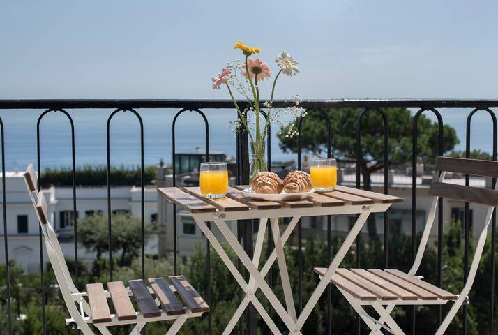 BayView Posillipo, modern, spacious, kids-friendly gallery image 4