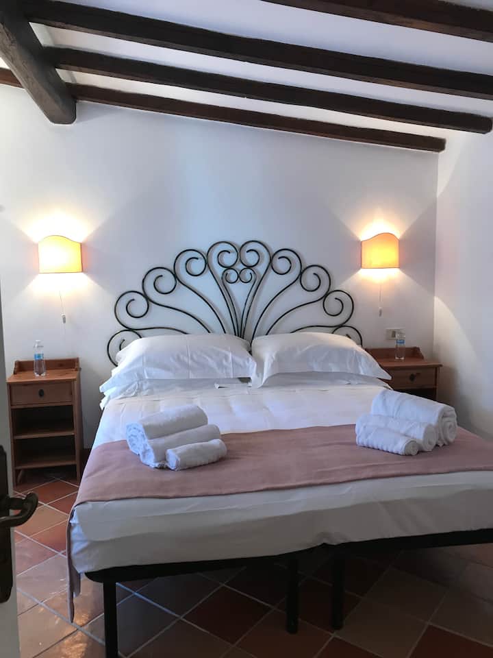 Първата стая с малко двойно легло