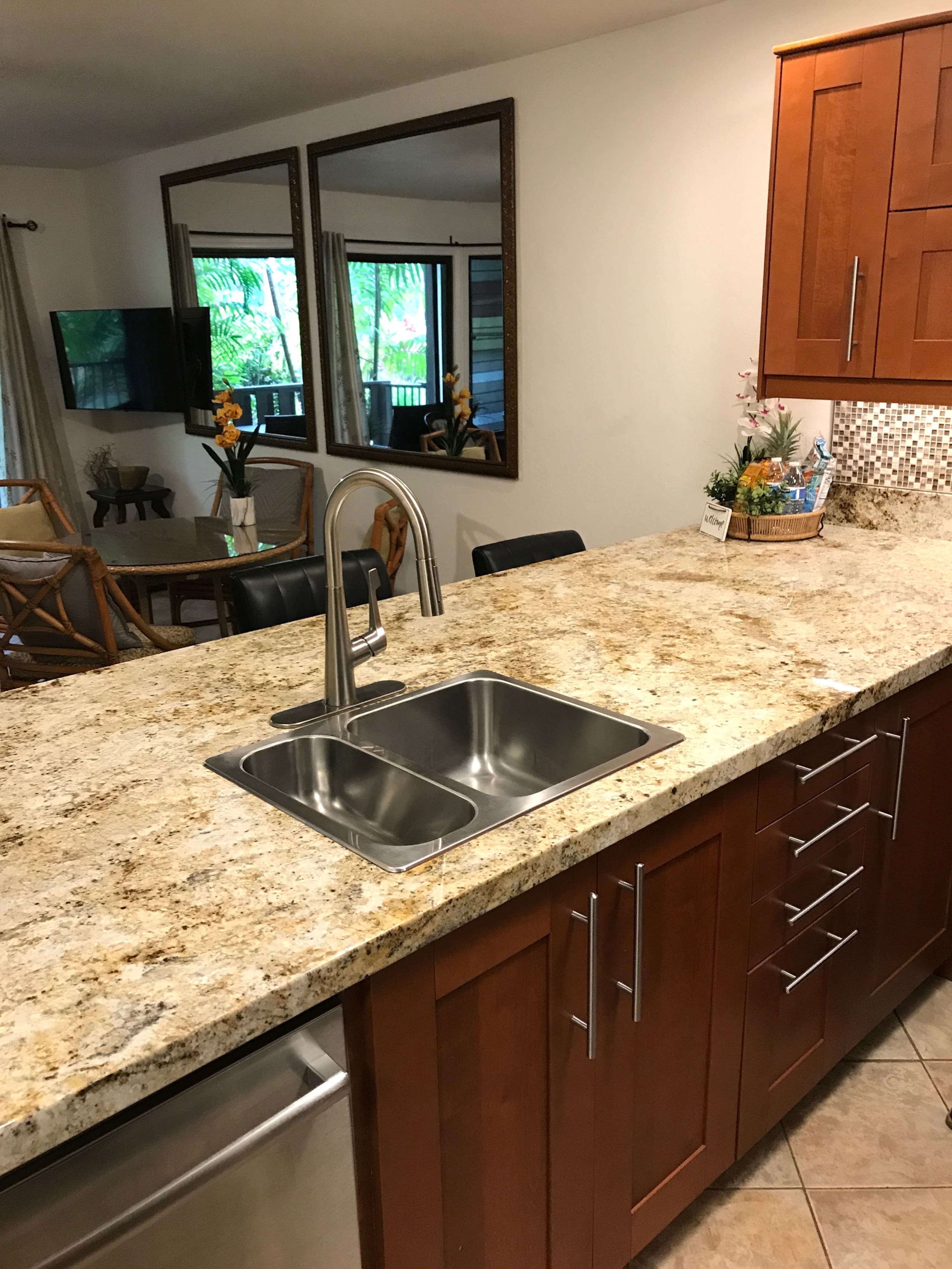 Condo in Kihei · ★4.97 · 1 bedroom · 2 beds · 1 shared bath - Image 17