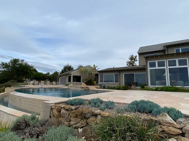 Amazing views, resort like – 6 bedrooms, 7.5 baths