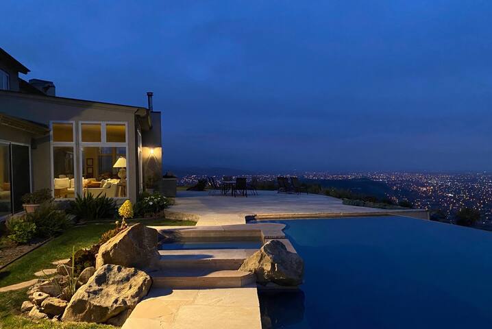 Amazing views, resort like – 6 bedrooms, 7.5 baths gallery image 5