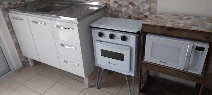Apartamento Pequeno Com Sacada Em Condomínio - Sorocaba