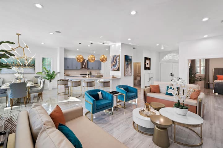 Luxury Getaway W/ King Bed, Theatre & Ping-pong - Palm Springs, CA