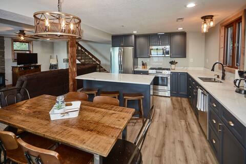 Quiet Lakefront Cabin **Newly Renovated**