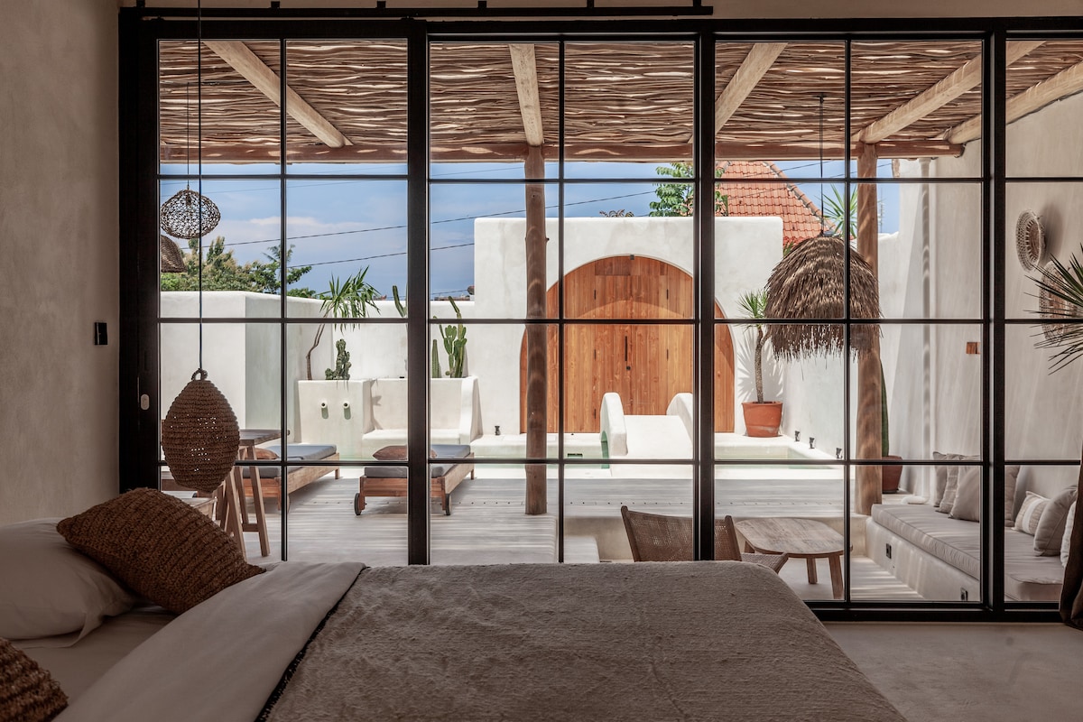 Villa in Pererenan · ★4.89 · 2 bedrooms · 2 beds · 2 private baths, comparable Airbnb