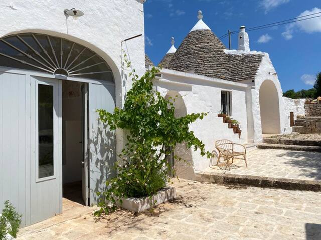 Trulli vecchi del campolungo gallery image 3