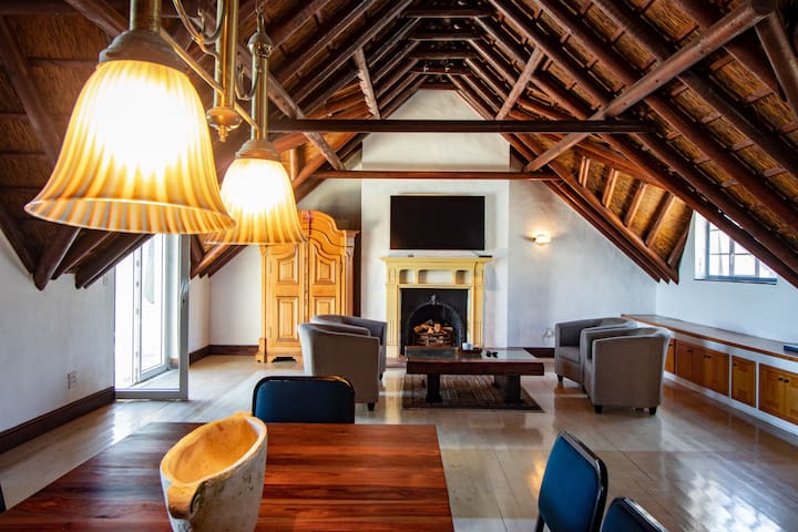 Beachfront Villa with Pool, 5-bedroom