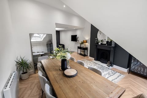 Princes Wharf, Stylish 2 Bed City Centre Apartment