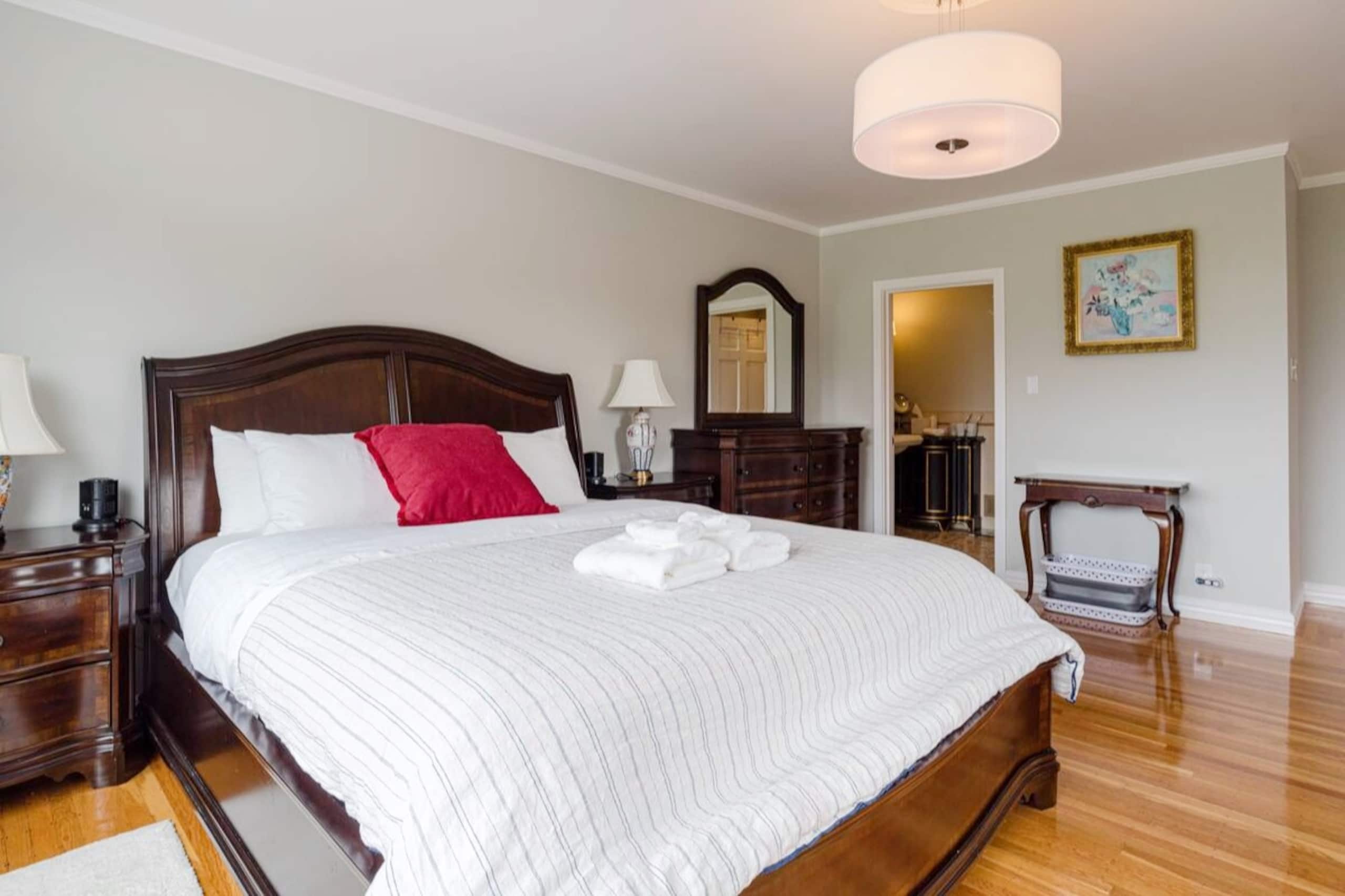 Home in San Francisco · ★4.91 · 3 bedrooms · 4 beds · 2.5 baths - Image 27