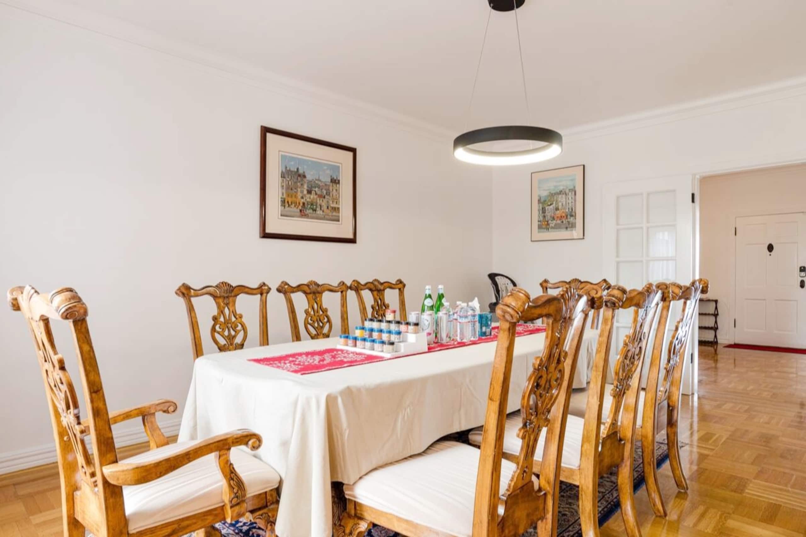 Home in San Francisco · ★4.91 · 3 bedrooms · 4 beds · 2.5 baths - Image 16