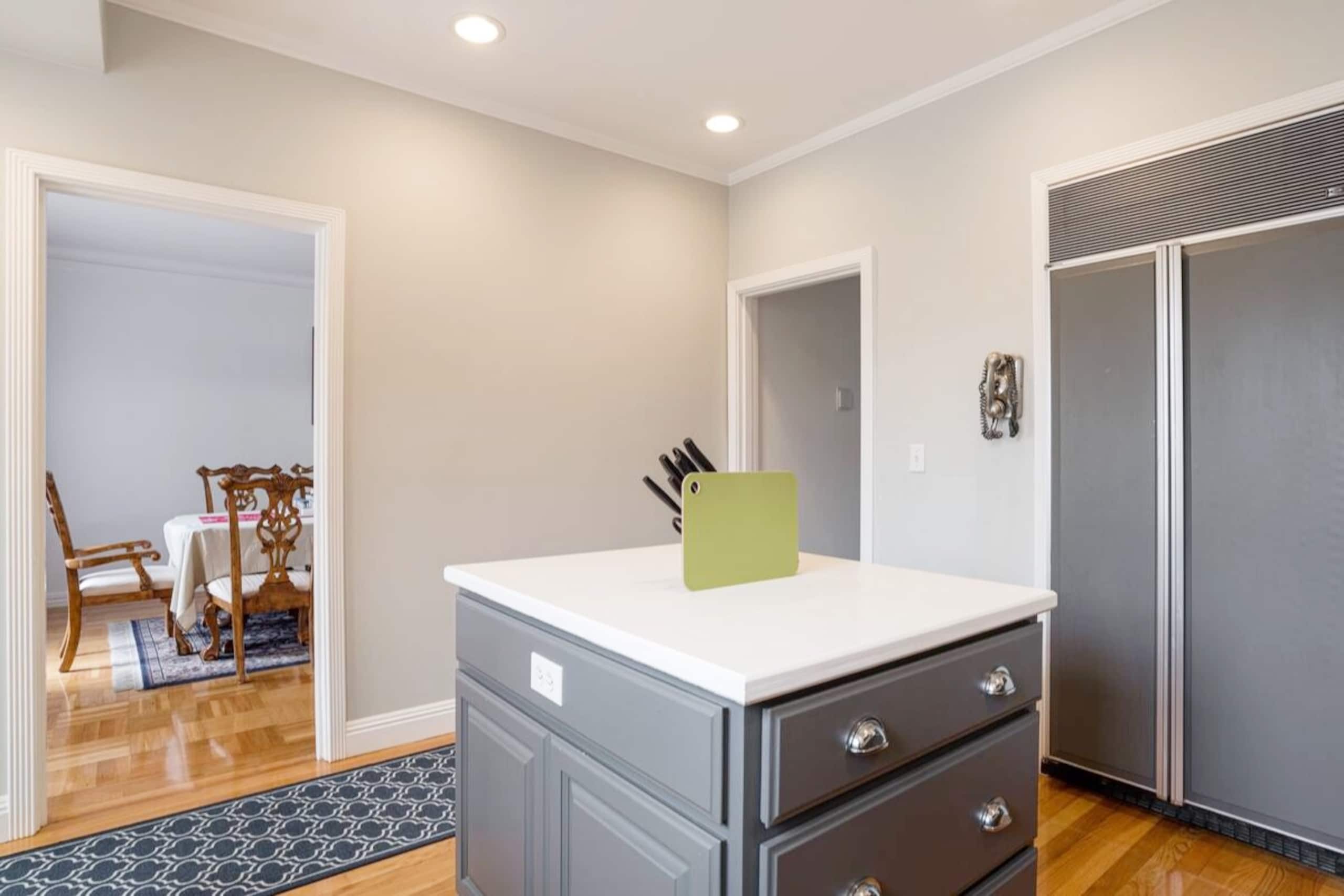 Home in San Francisco · ★4.91 · 3 bedrooms · 4 beds · 2.5 baths - Image 13