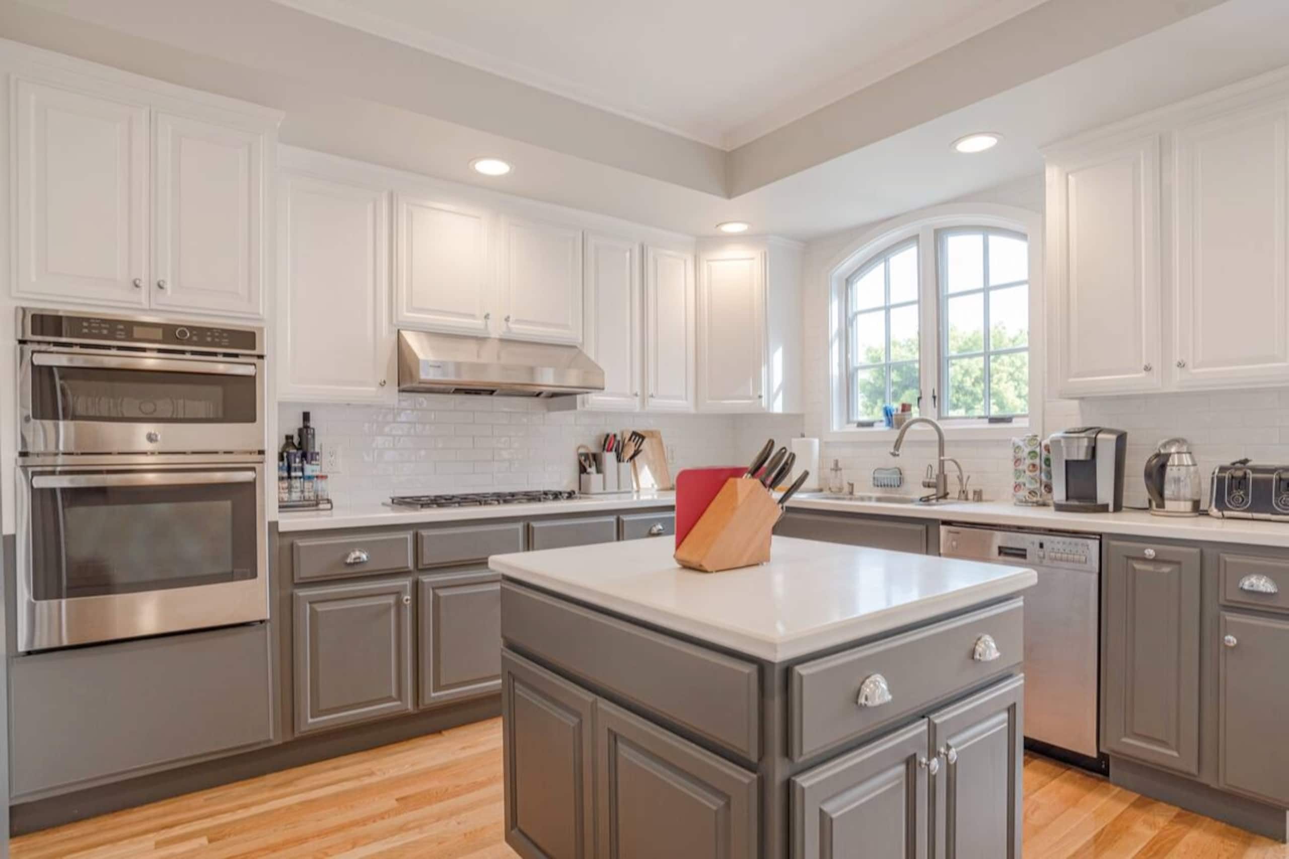Home in San Francisco · ★4.91 · 3 bedrooms · 4 beds · 2.5 baths - Image 10