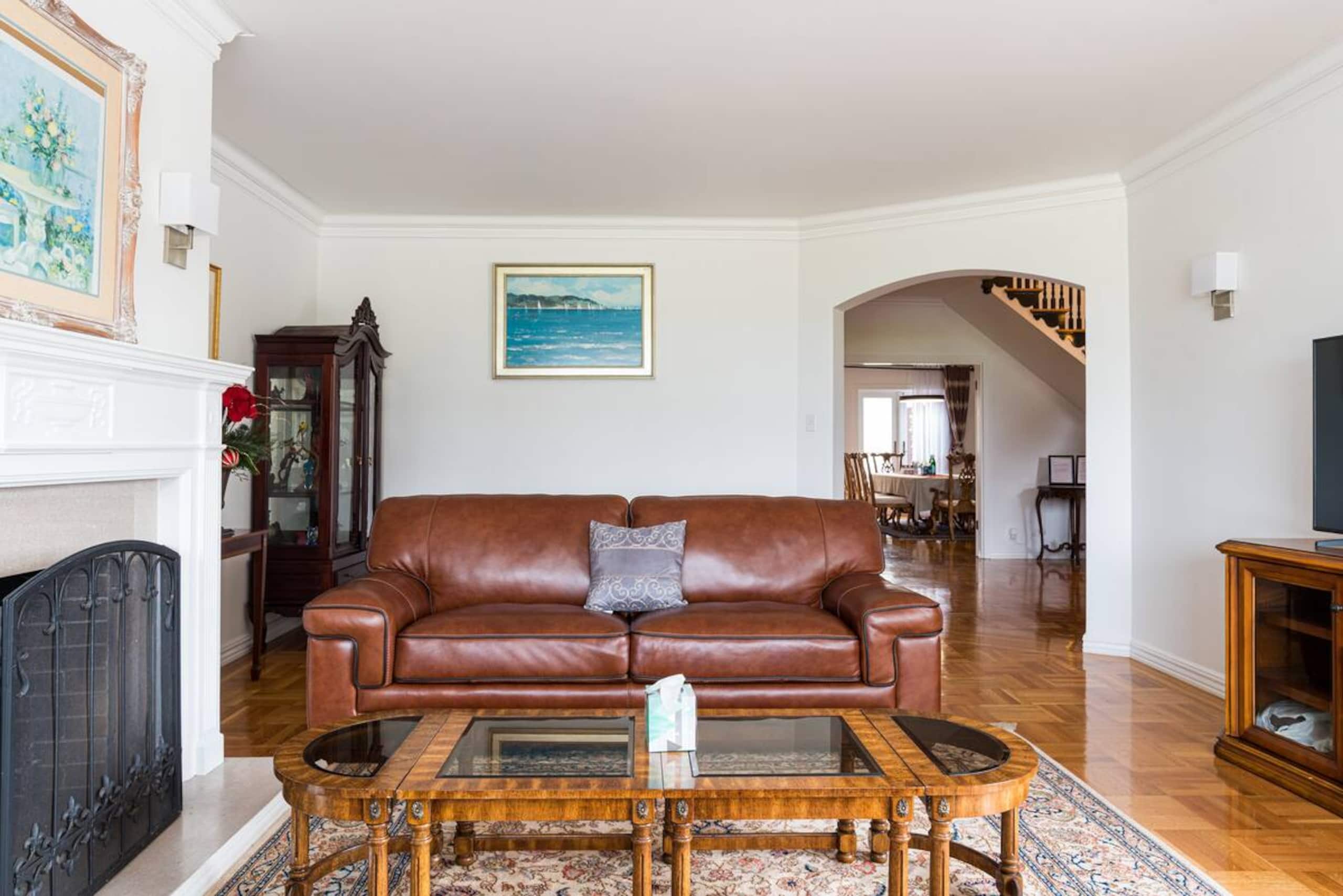 Home in San Francisco · ★4.91 · 3 bedrooms · 4 beds · 2.5 baths - Image 6