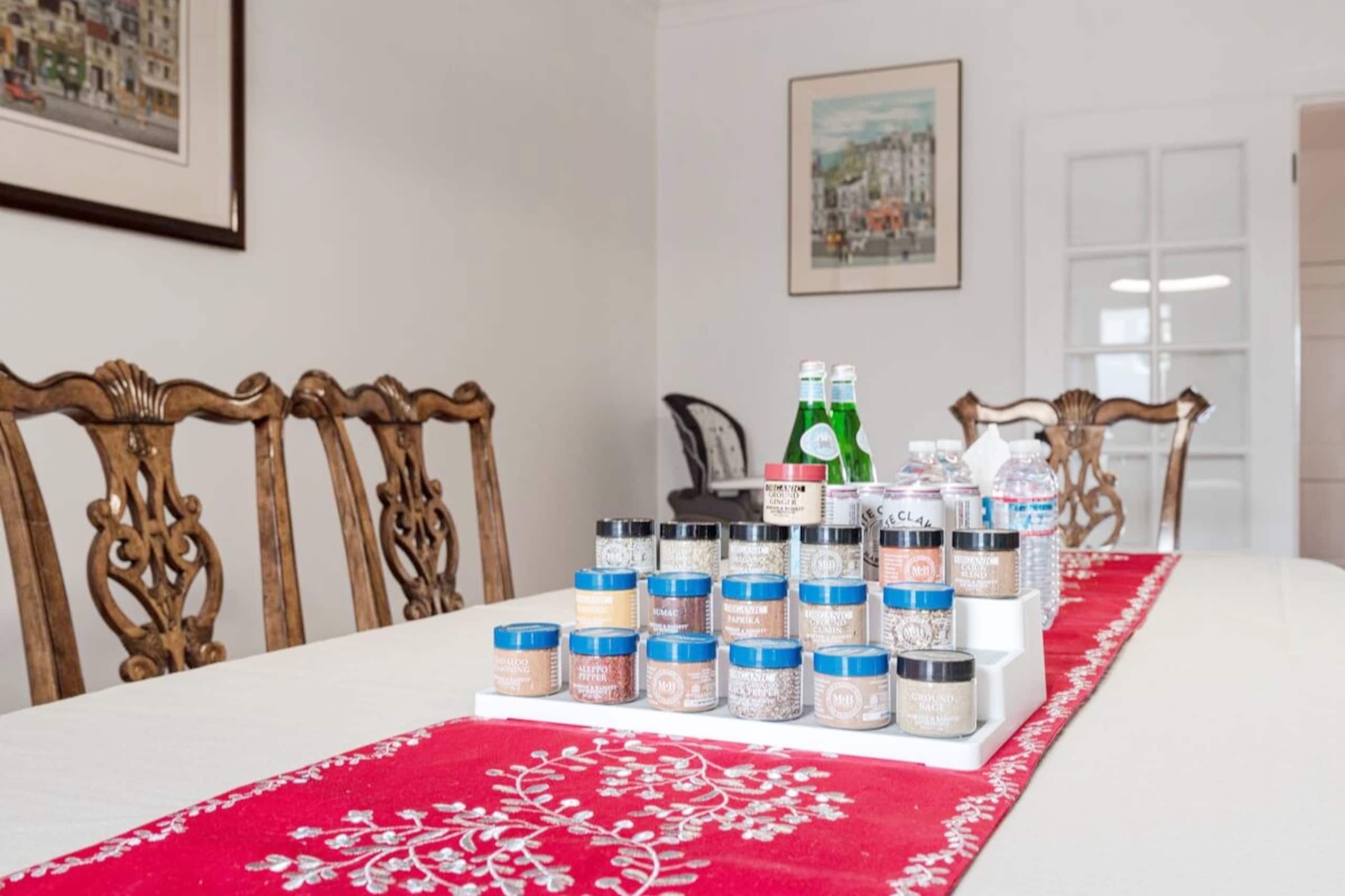 Home in San Francisco · ★4.91 · 3 bedrooms · 4 beds · 2.5 baths - Image 19