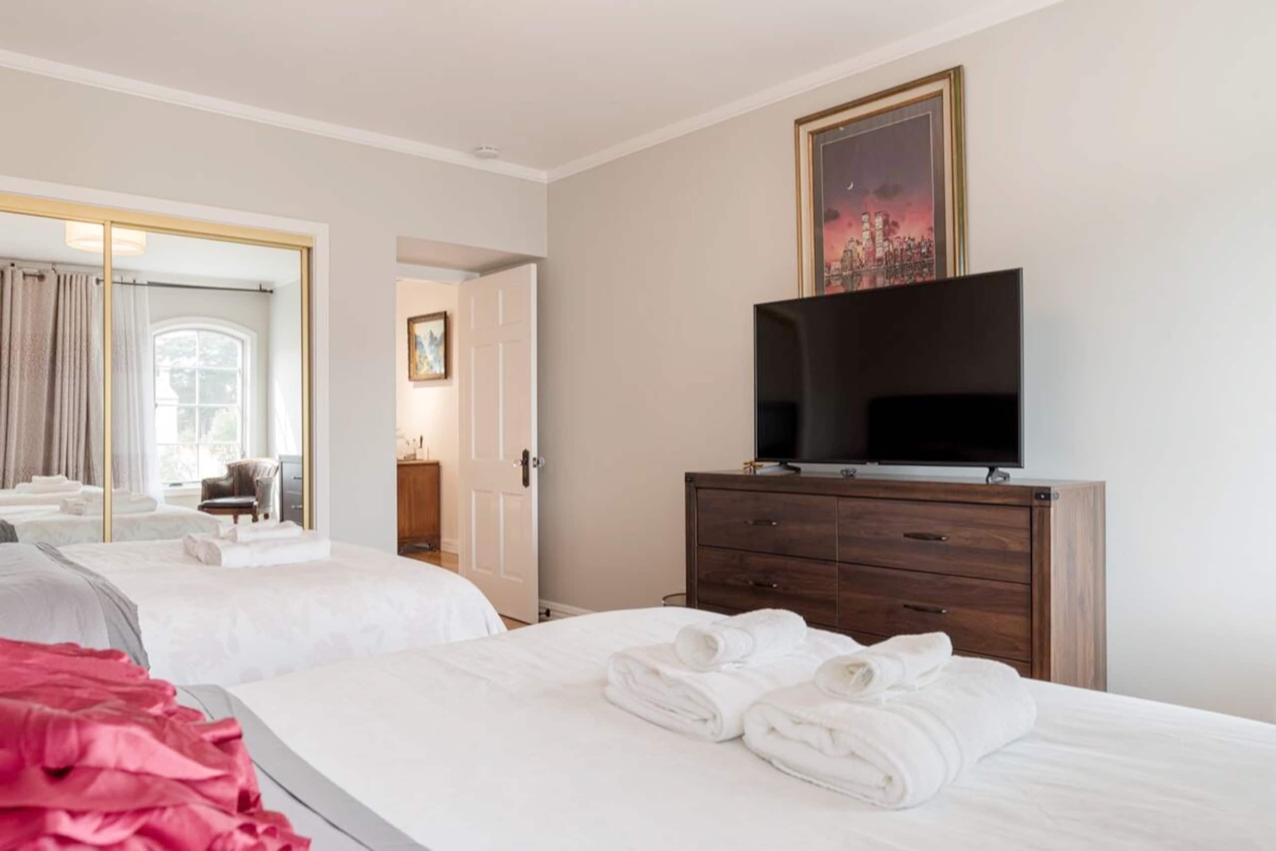 Home in San Francisco · ★4.91 · 3 bedrooms · 4 beds · 2.5 baths - Image 47