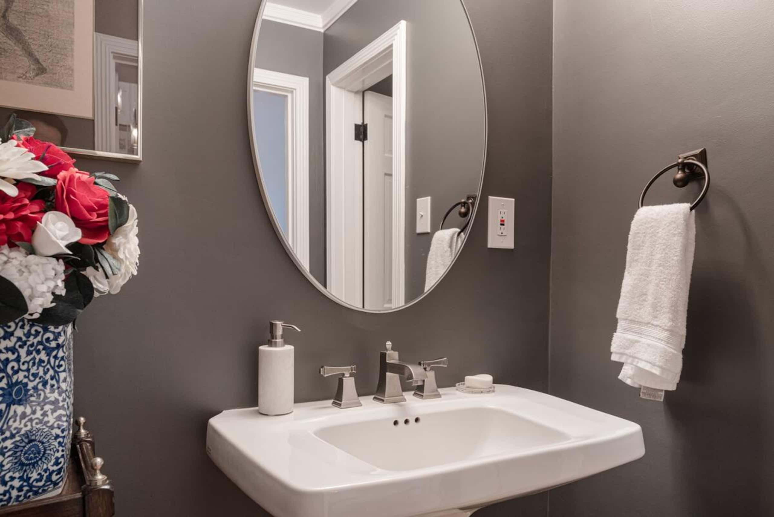 Home in San Francisco · ★4.91 · 3 bedrooms · 4 beds · 2.5 baths - Image 52