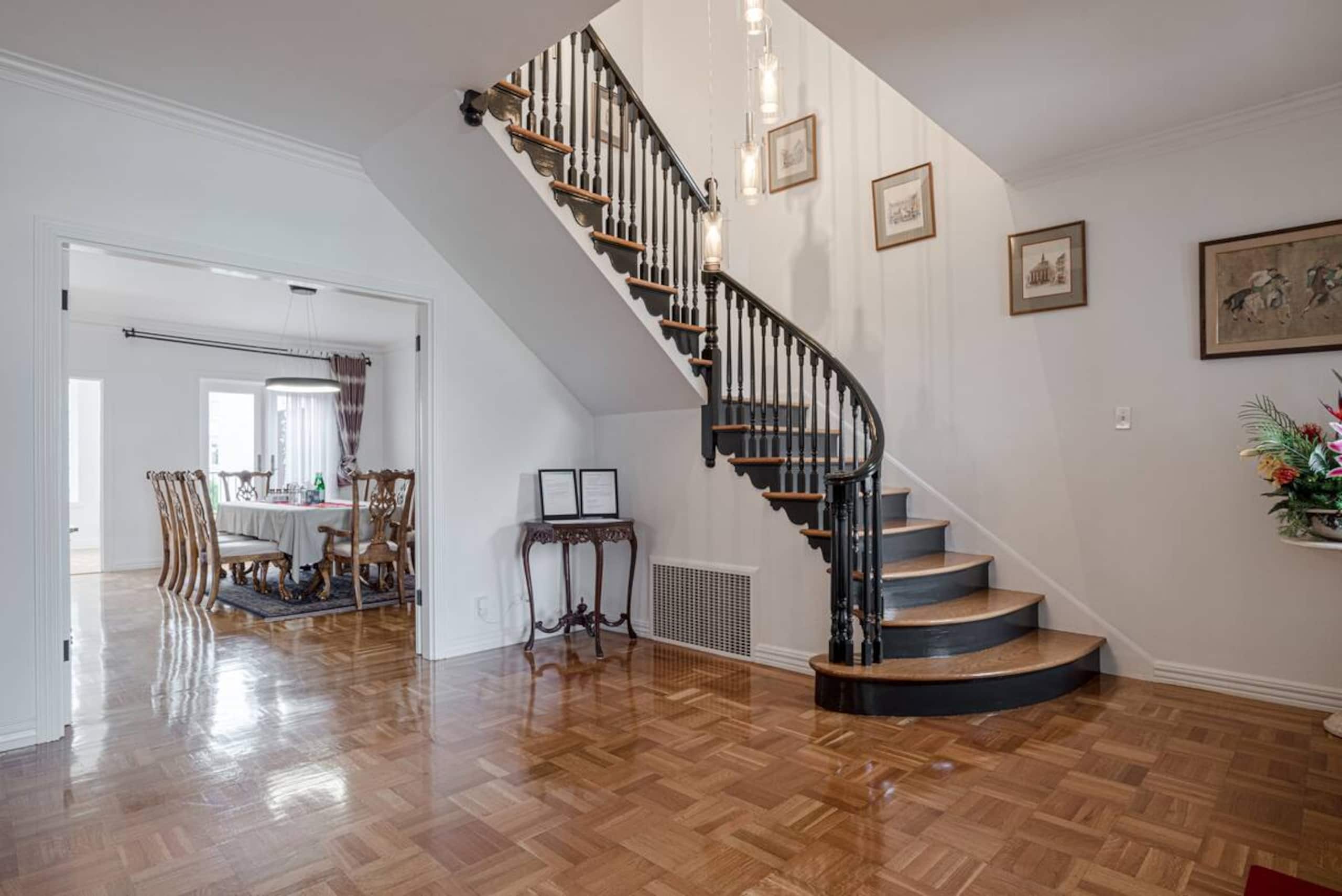Home in San Francisco · ★4.91 · 3 bedrooms · 4 beds · 2.5 baths - Image 61