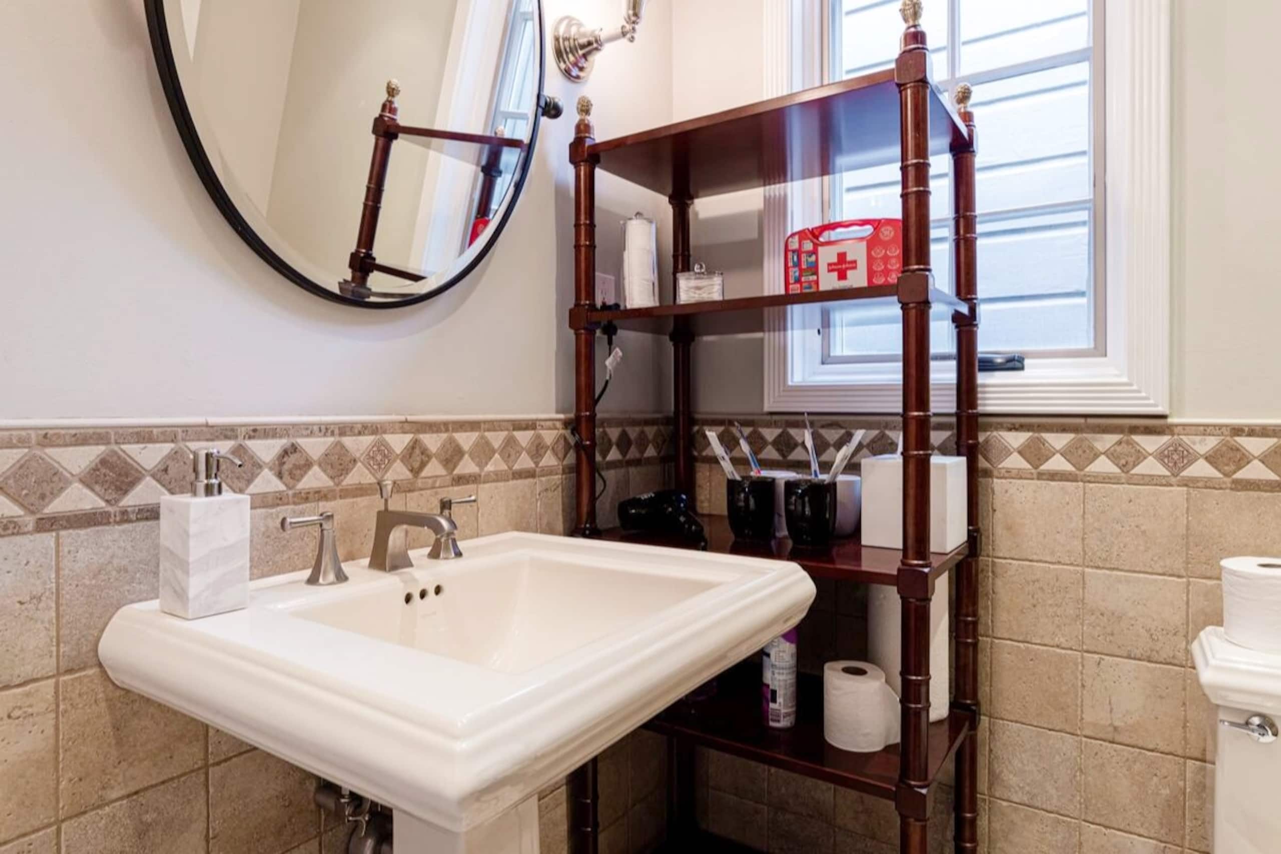 Home in San Francisco · ★4.91 · 3 bedrooms · 4 beds · 2.5 baths - Image 48