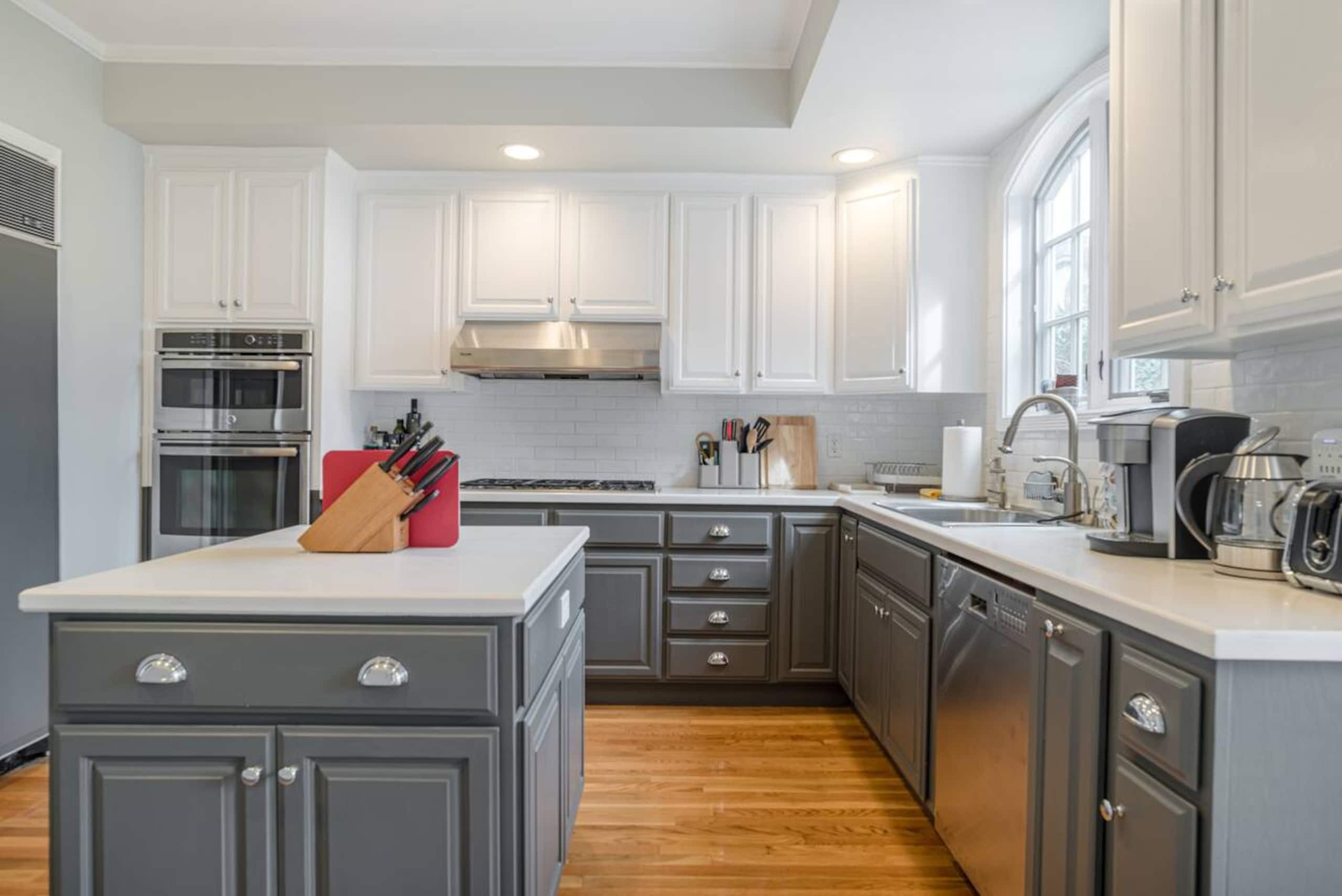 Home in San Francisco · ★4.91 · 3 bedrooms · 4 beds · 2.5 baths - Image 9