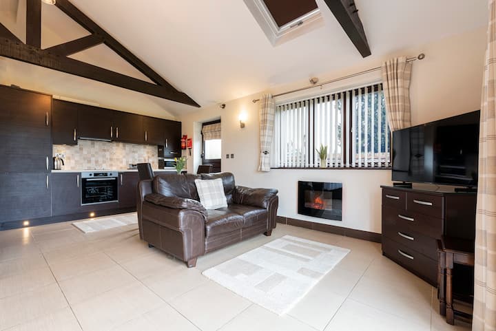2 X River Maun Studio Cottages - Sherwood Forest