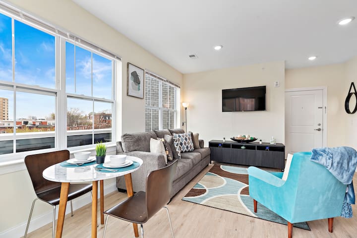 Duplex Loft (2 Units) with Rooftop Terrace/Pkg gallery image 5