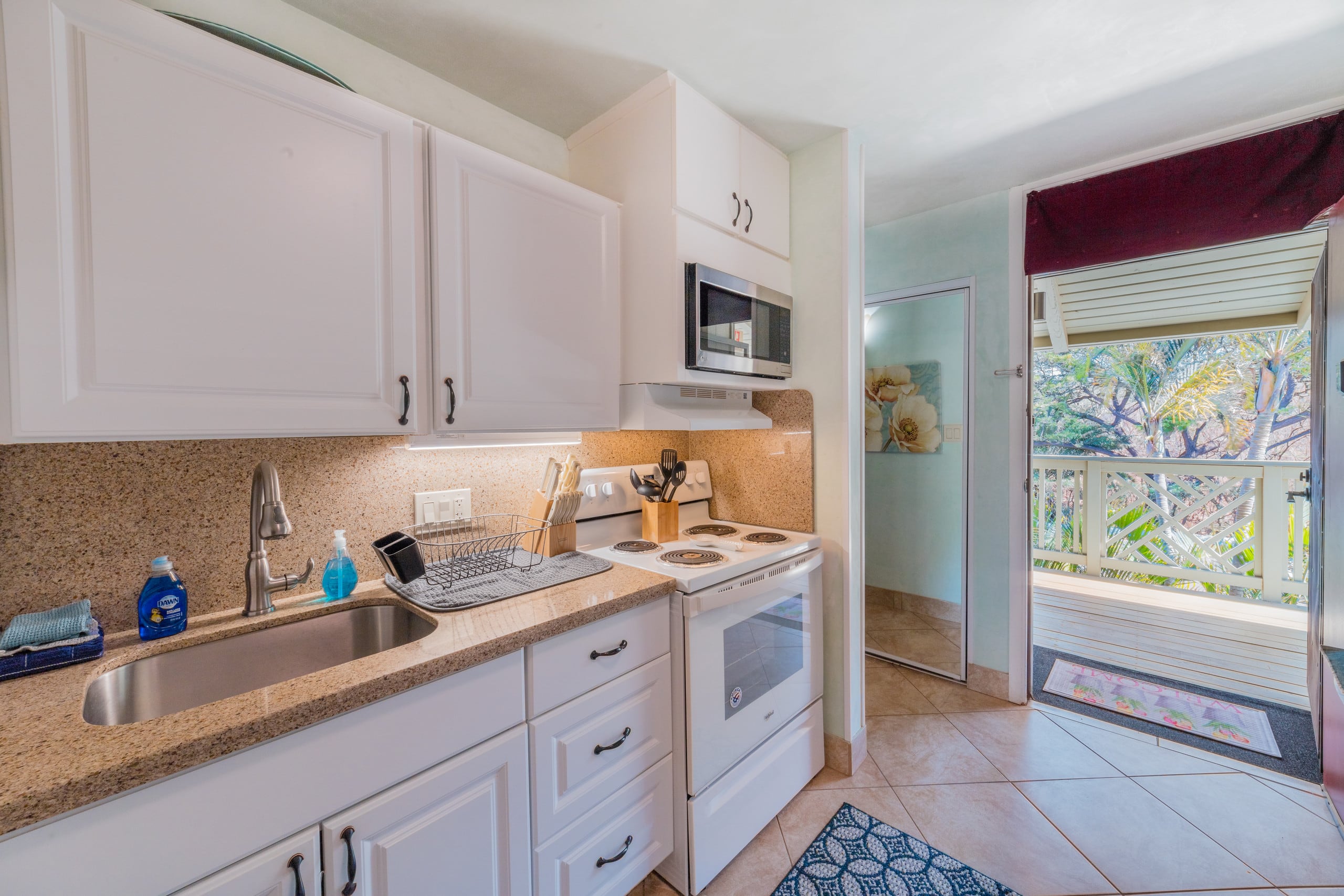 Condo in Kihei · ★4.8 · Studio · 1 bed · 1 private bath - Image 3