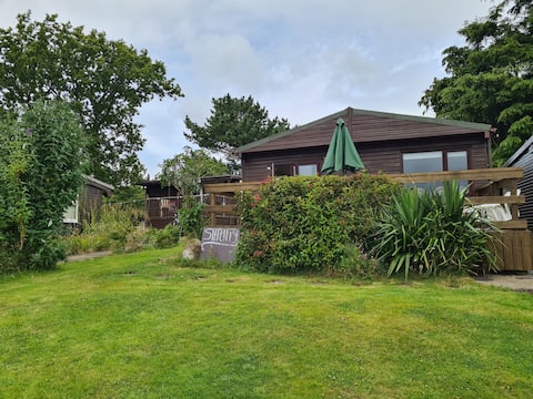 Top performing Airbnb: SHANTY Timber Chalet in Llanystumdwy, Llangybi, Rhoslan, Llanarmon