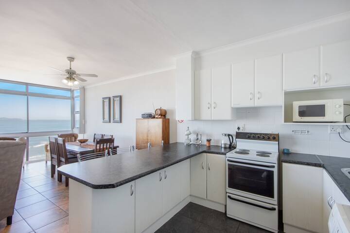 St Tropez 1109 gallery image 5