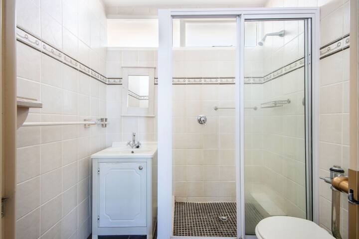 St Tropez 1109 gallery image 3