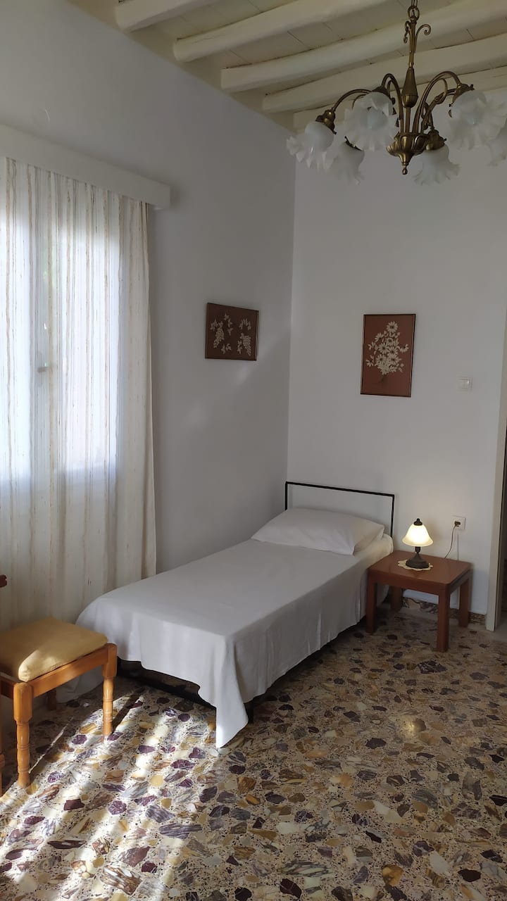 Bedroom- Single bed