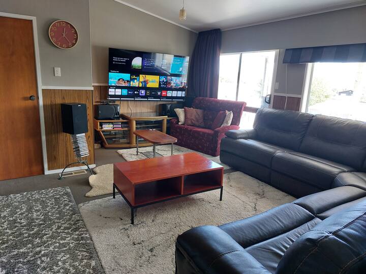 Happy Home With 8 Bedrooms - Taupo